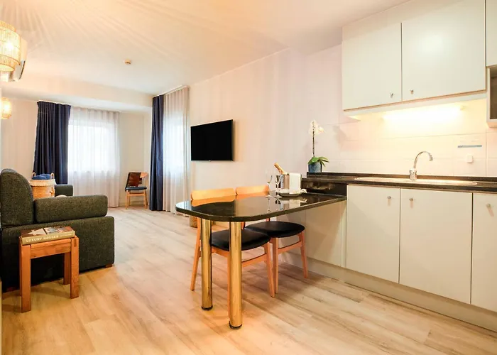 Aqualuz By The Editory 4* Lagos