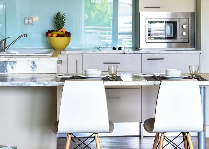 Aqualuz By The Editory